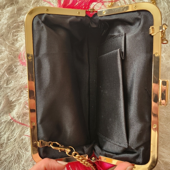 PARTY TIME Fuschia Feather Purse - Picture 6 of 12